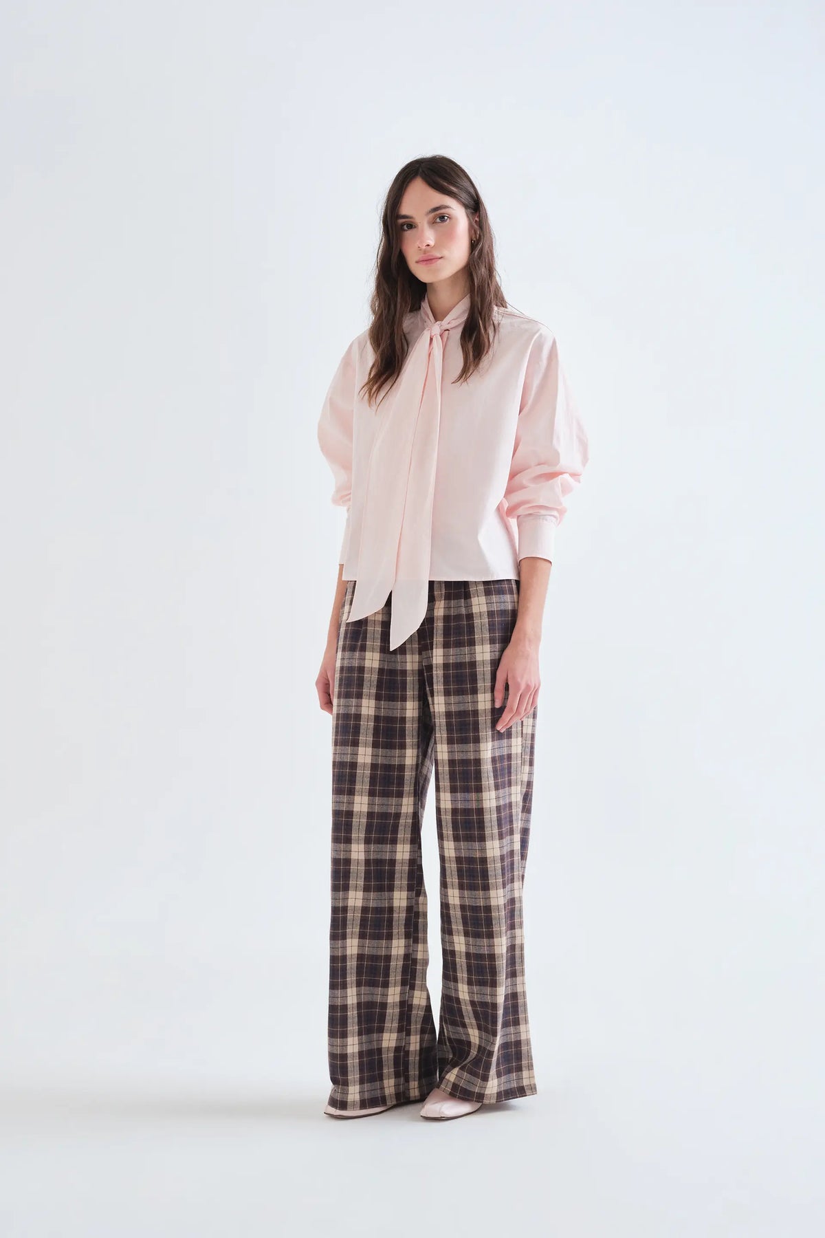 Camisa lazada 100% algodón rosa — fotografía oficial 4