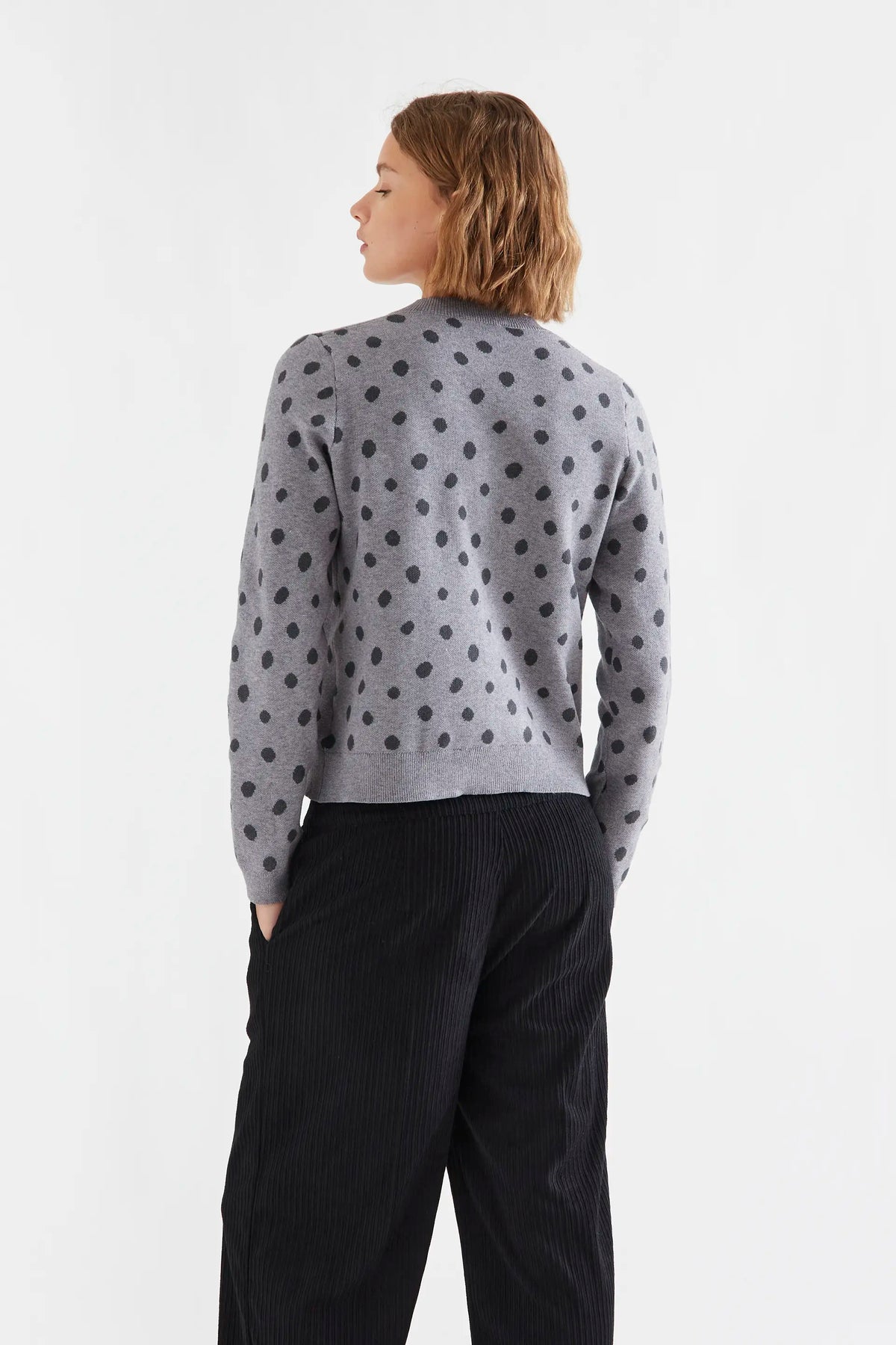 Cárdigan con estampado punto gris catahoula — fotografía oficial 2