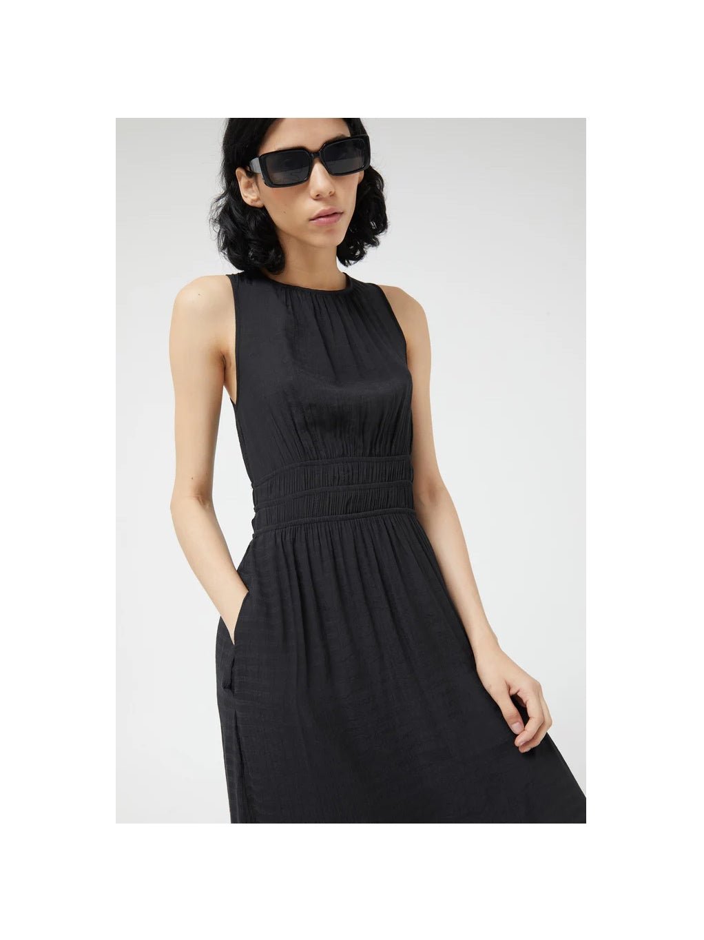 Vestido Noir Essence - Cherry boutique