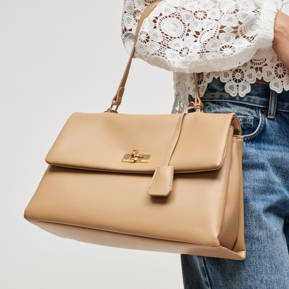 Bolso de mano Arrow - Cherry boutique